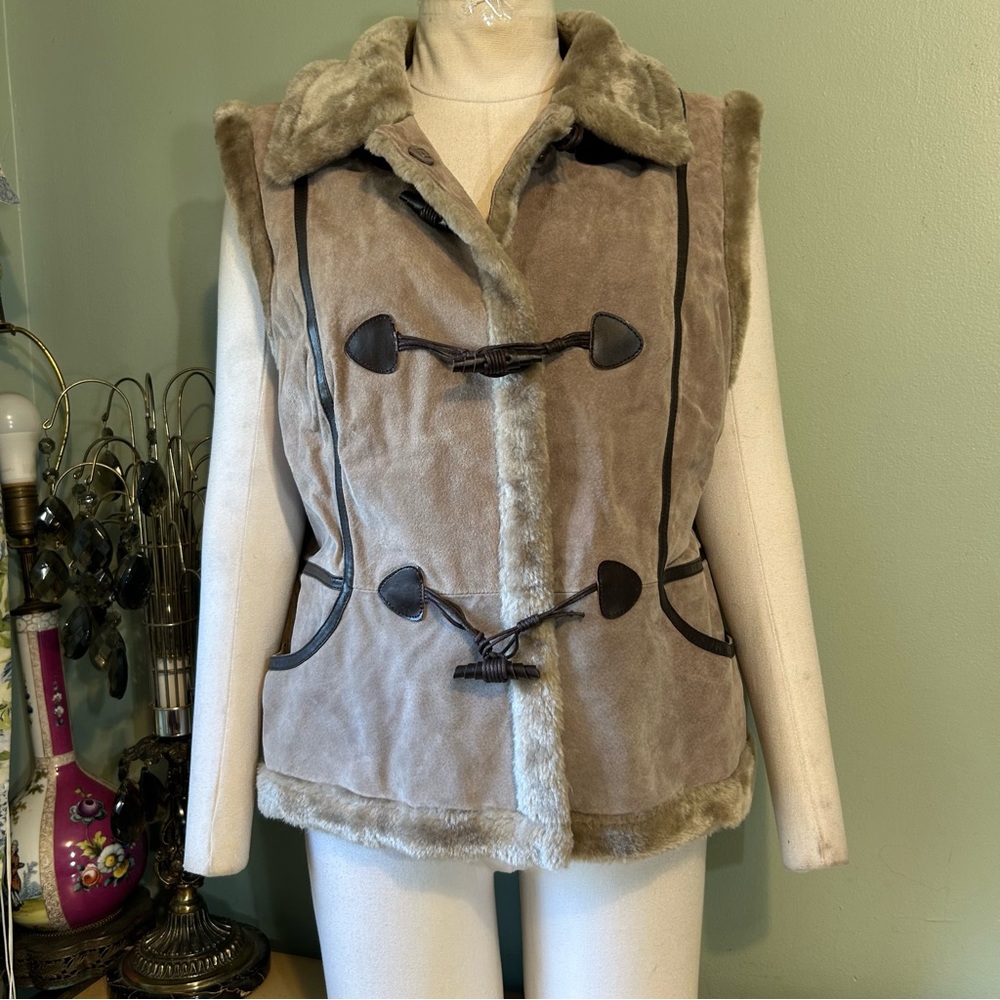 Bernardo Tan Taupe Brown Leather Suede Faux Fur Toggle Button Vest